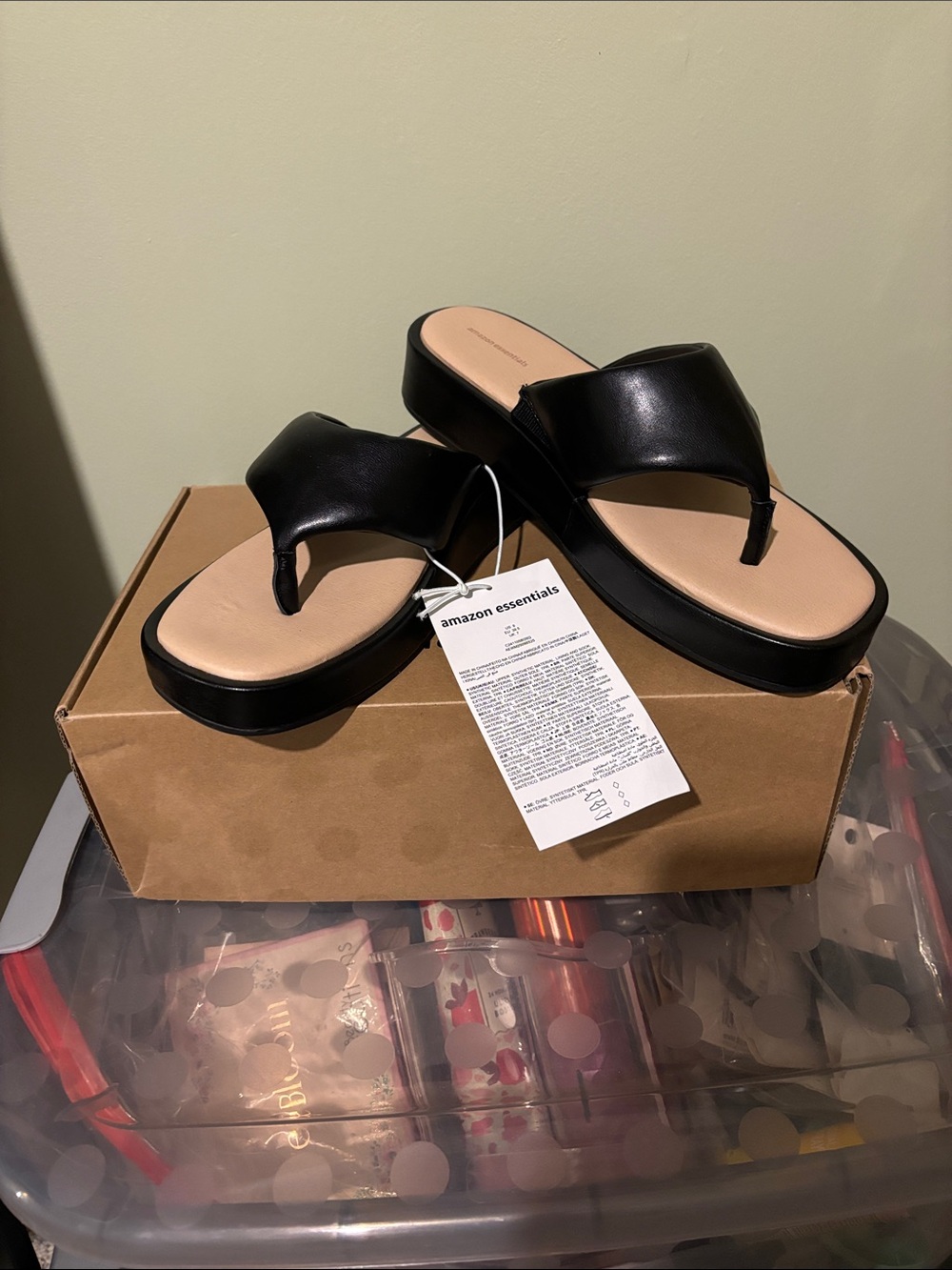 Amazon Essentials Black Platform Thong Sandals with Tan Insole